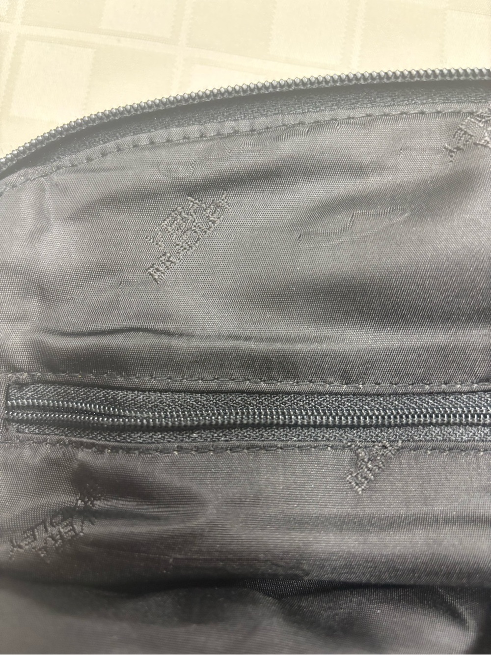 Vera Bradley Black Quilted Crossbody Organizer - Picture 3 of 3
